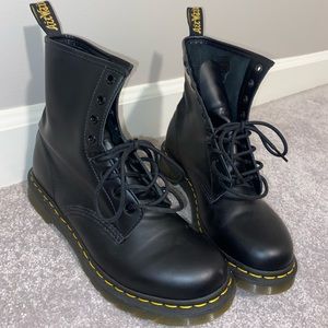 Dr Martens Boots *BARELY WORN*